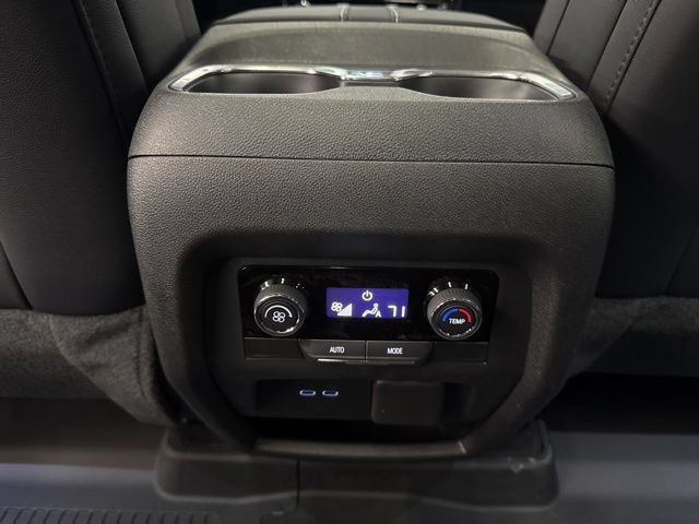 New 2026 Chevrolet Traverse Z71 w/ Enhanced Driving Package AWD/4WD image 24