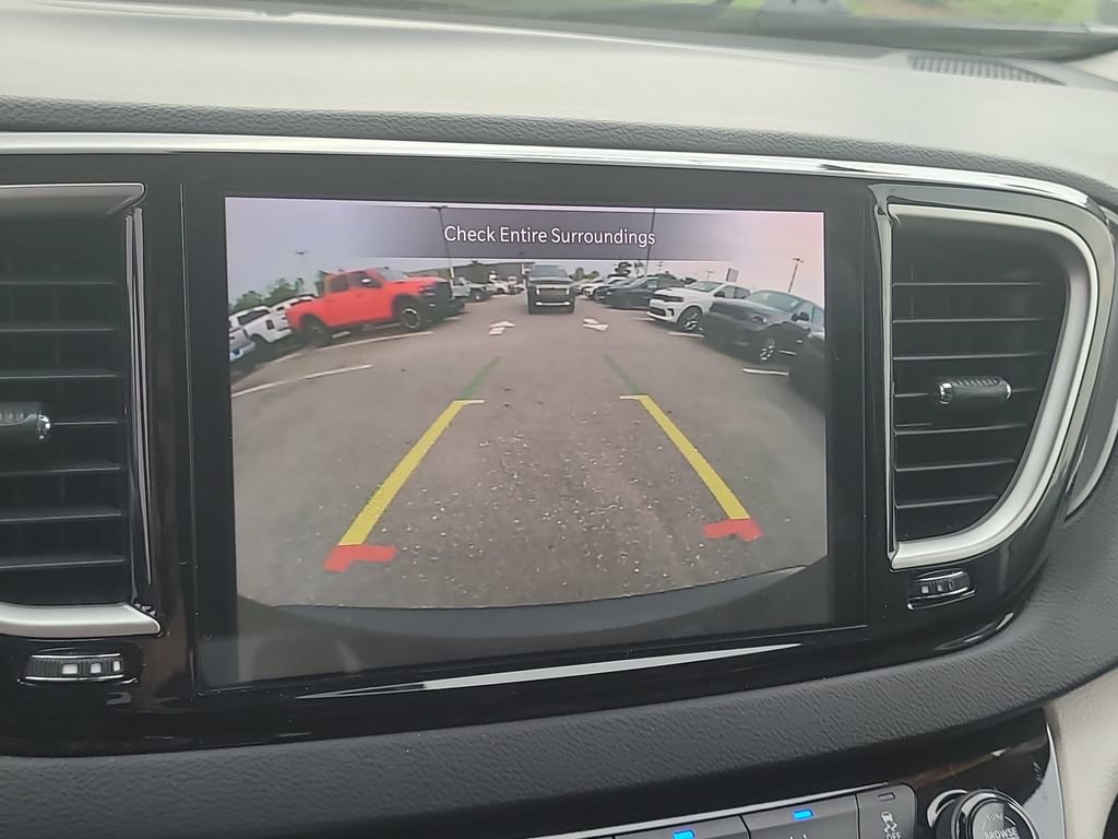 Certified 2023 Chrysler Pacifica Touring-L FWD image 26