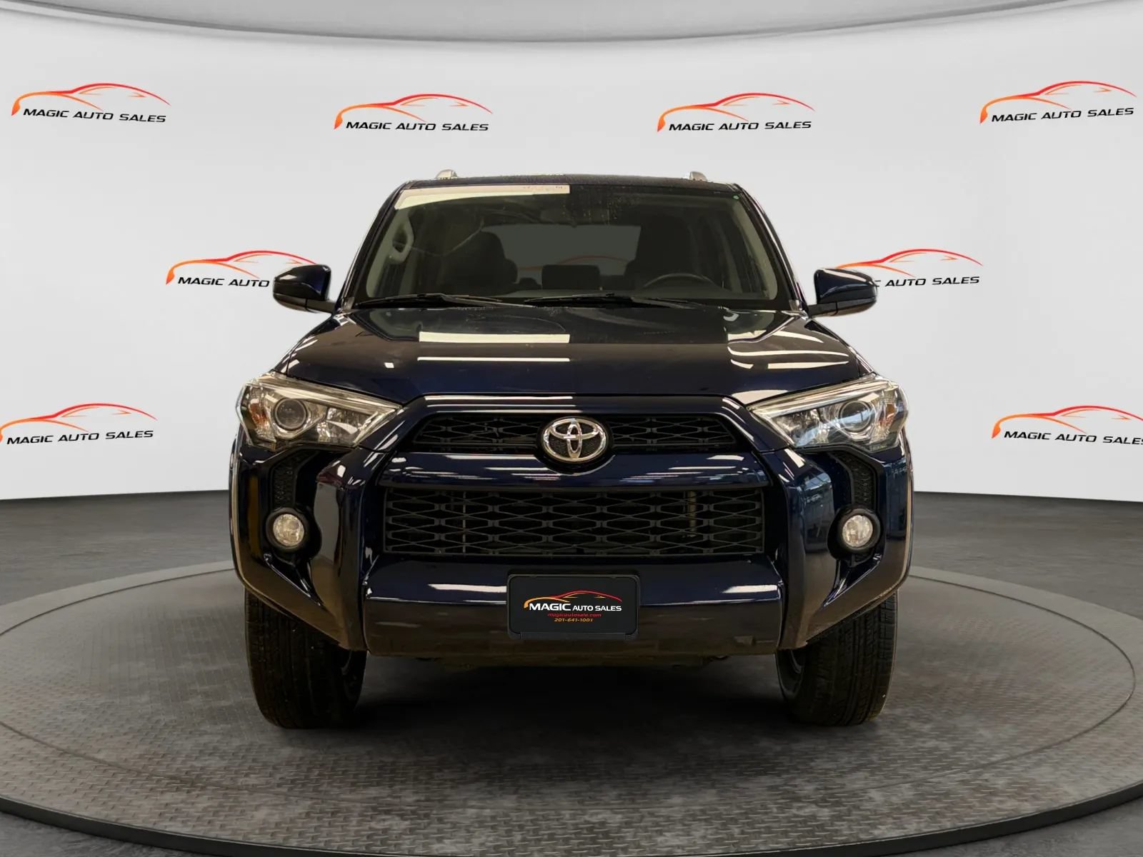 Used 2016 Toyota 4Runner SR5 AWD/4WD image 3
