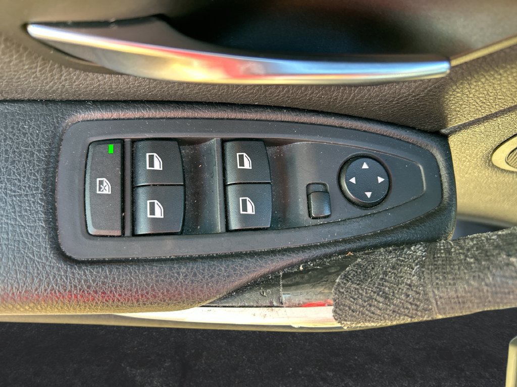 Used 2014 BMW 320i Sedan RWD image 13