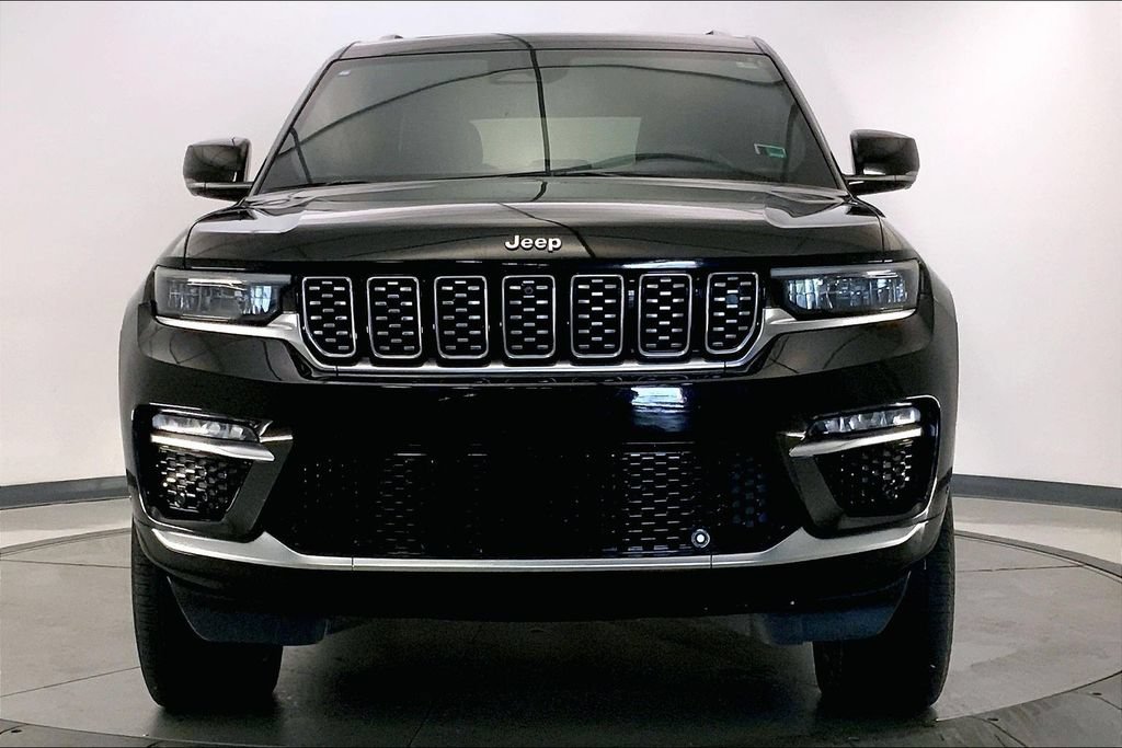 Used 2022 Jeep Grand Cherokee Summit AWD/4WD image 2