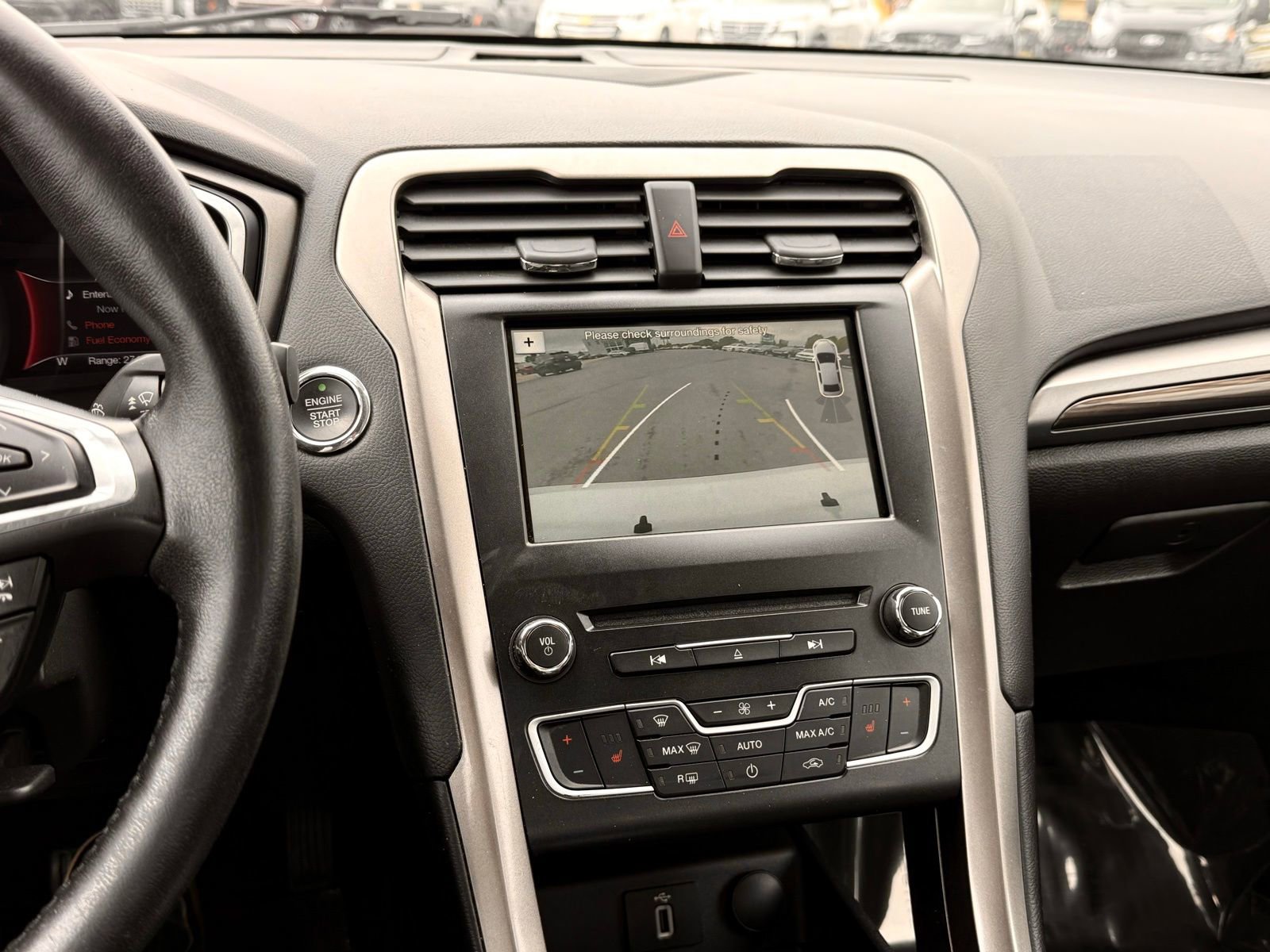 Used 2018 Ford Fusion SE w/ Equipment Group 602A FWD image 33