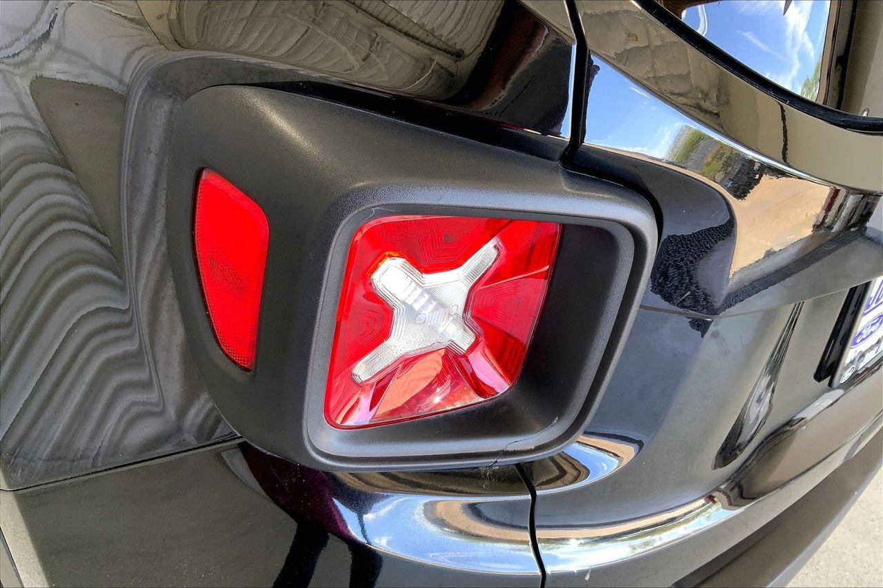 Used 2020 Jeep Renegade Latitude image 29