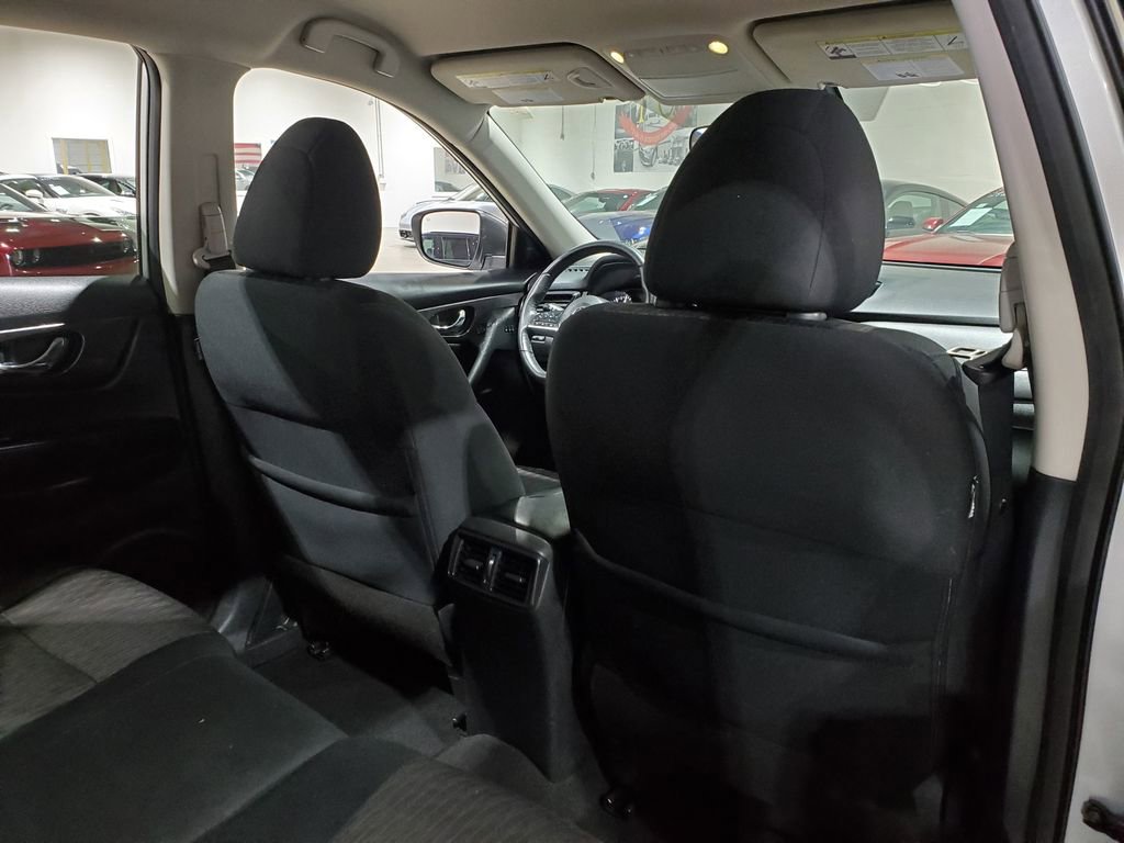 Used 2019 Nissan Rogue SV w/ Premium Package image 21