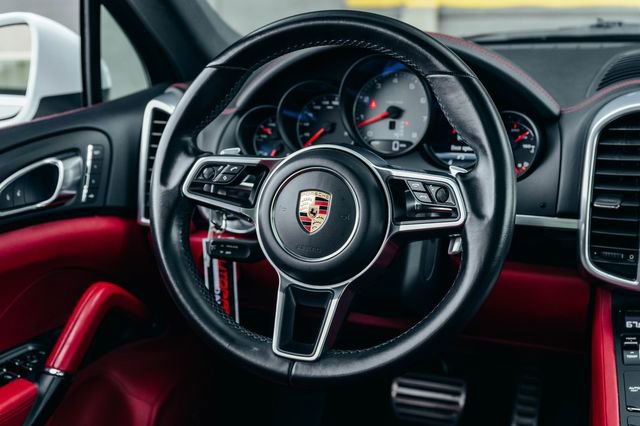 Used 2016 Porsche Cayenne S AWD/4WD image 8