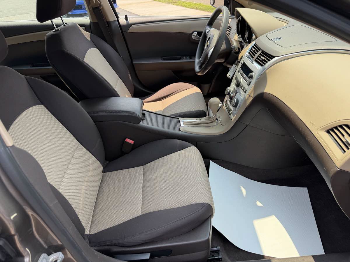 Used 2011 Chevrolet Malibu LS FWD image 18