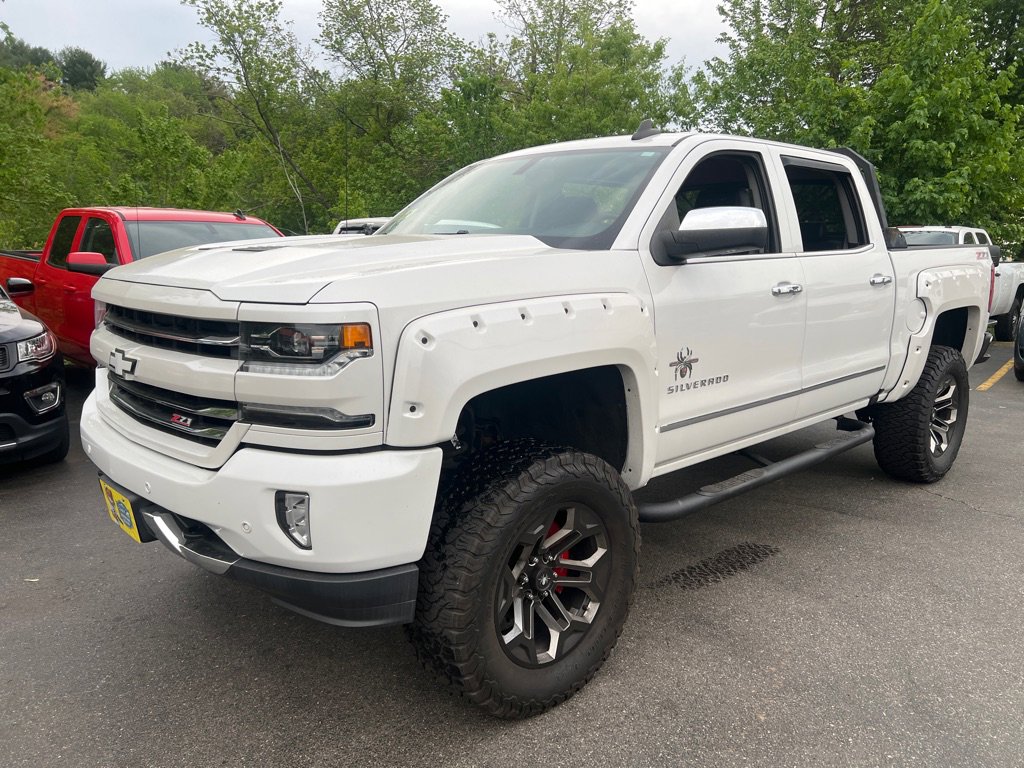 Used 2017 Chevrolet Silverado 1500 LTZ Z71 w/ LTZ Plus Package AWD/4WD image 7