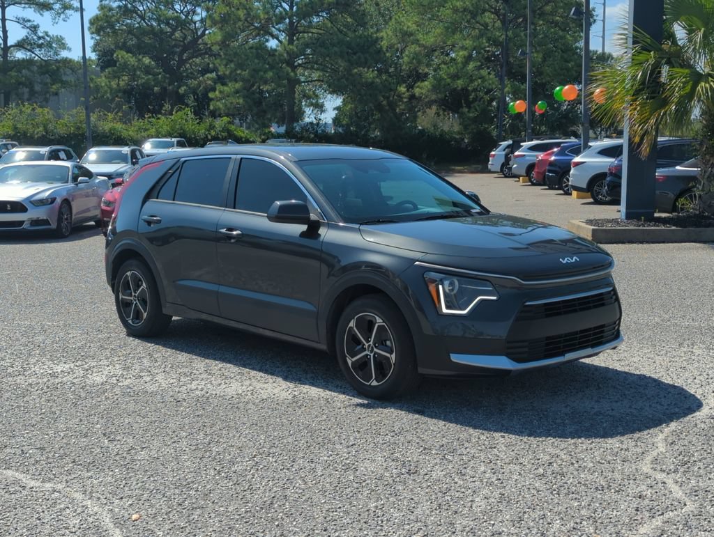 Used 2025 Kia Niro LX FWD image 9
