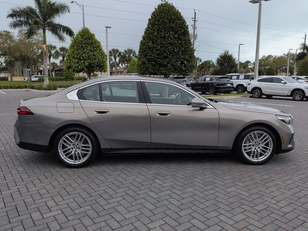 Certified 2024 BMW 530i 530i w/ Premium Package image 4