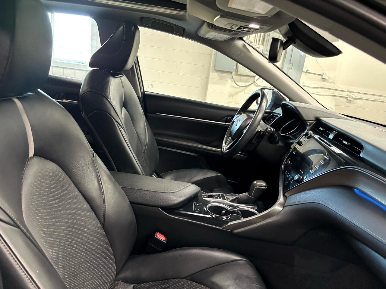 Used 2019 Toyota Camry XSE image 10