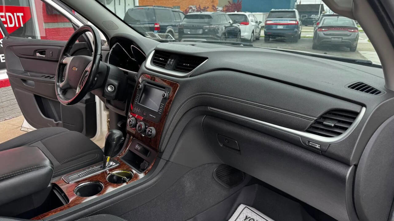 Used 2014 Chevrolet Traverse LT FWD image 24