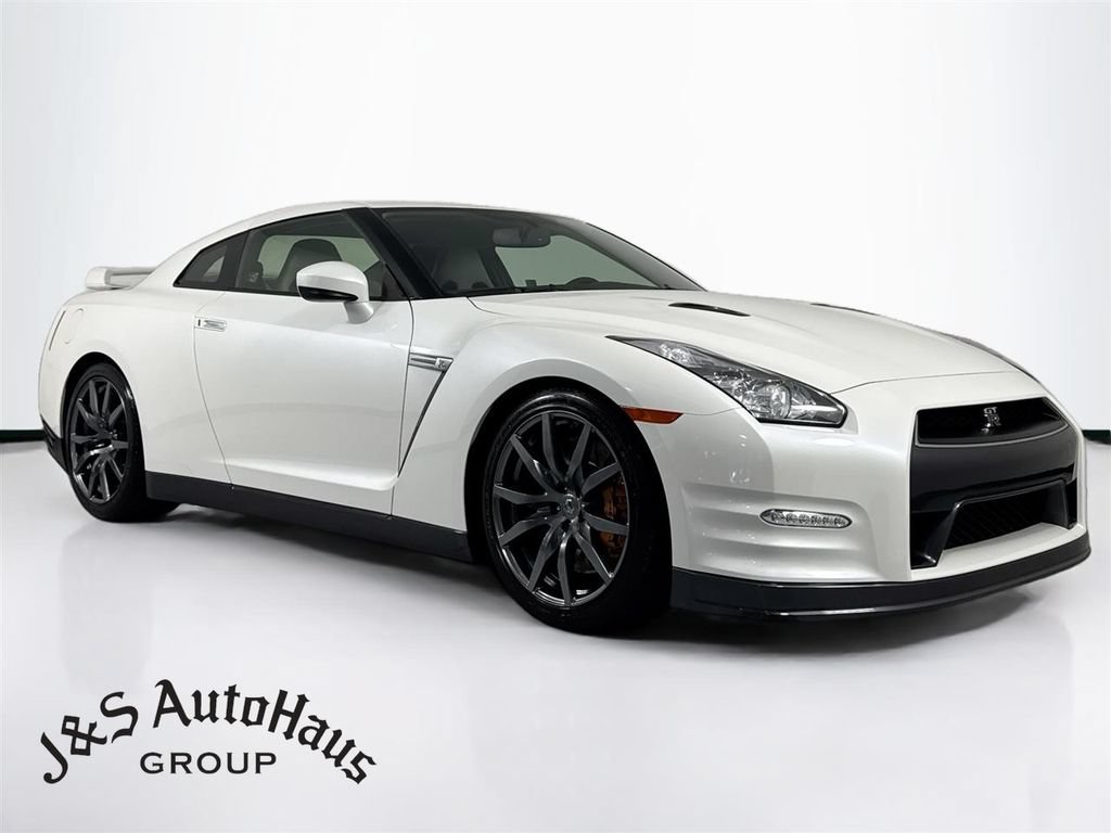 Used 2013 Nissan GT-R Premium AWD/4WD image 1