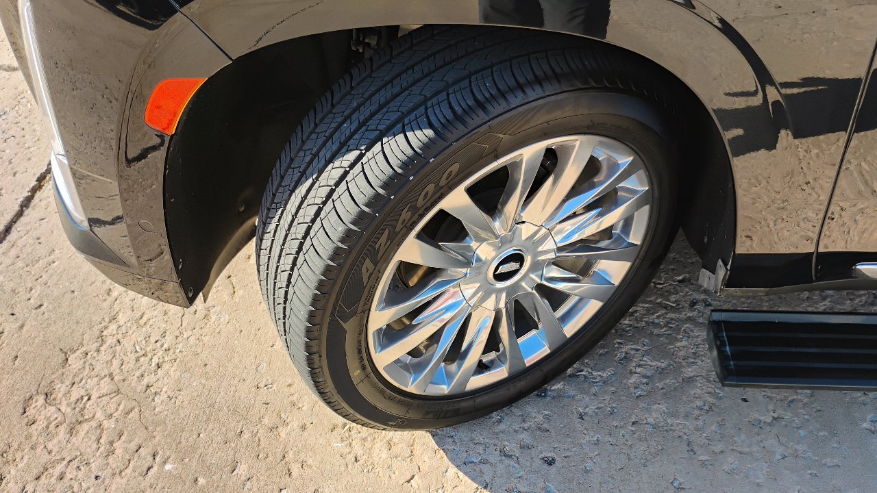 Used 2021 Cadillac Escalade ESV Premium Luxury w/ Driver Assist Tech Package AWD/4WD image 24
