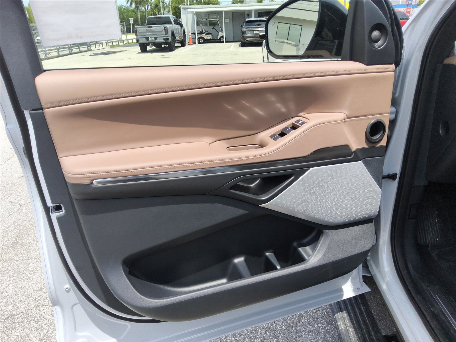 New 2026 Lincoln Navigator L Black Label AWD/4WD image 13