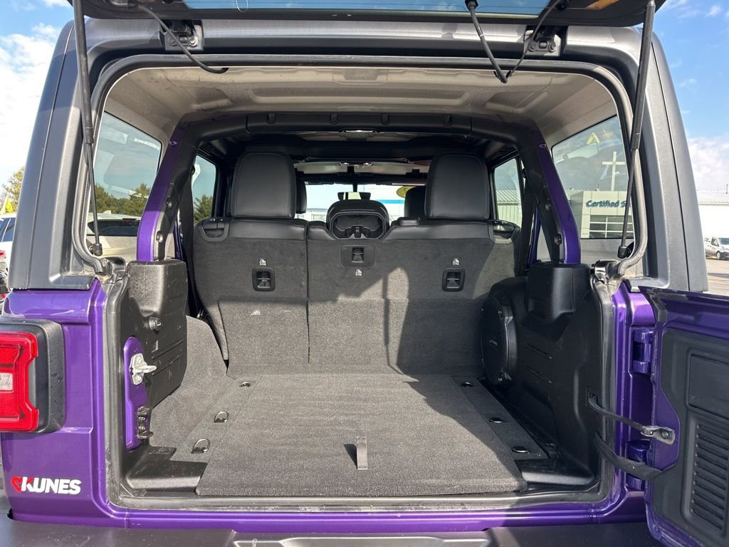 Used 2023 Jeep Wrangler Unlimited Rubicon w/ Xtreme Recon 35" Tire Package image 14