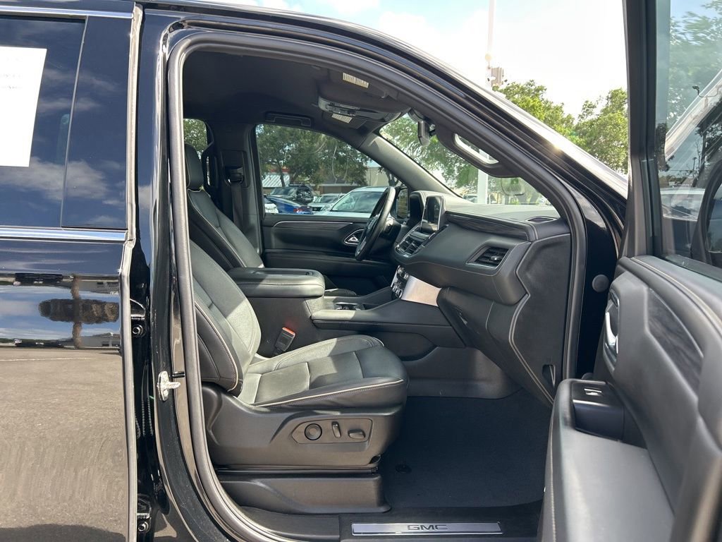 Used 2023 GMC Yukon SLT image 41