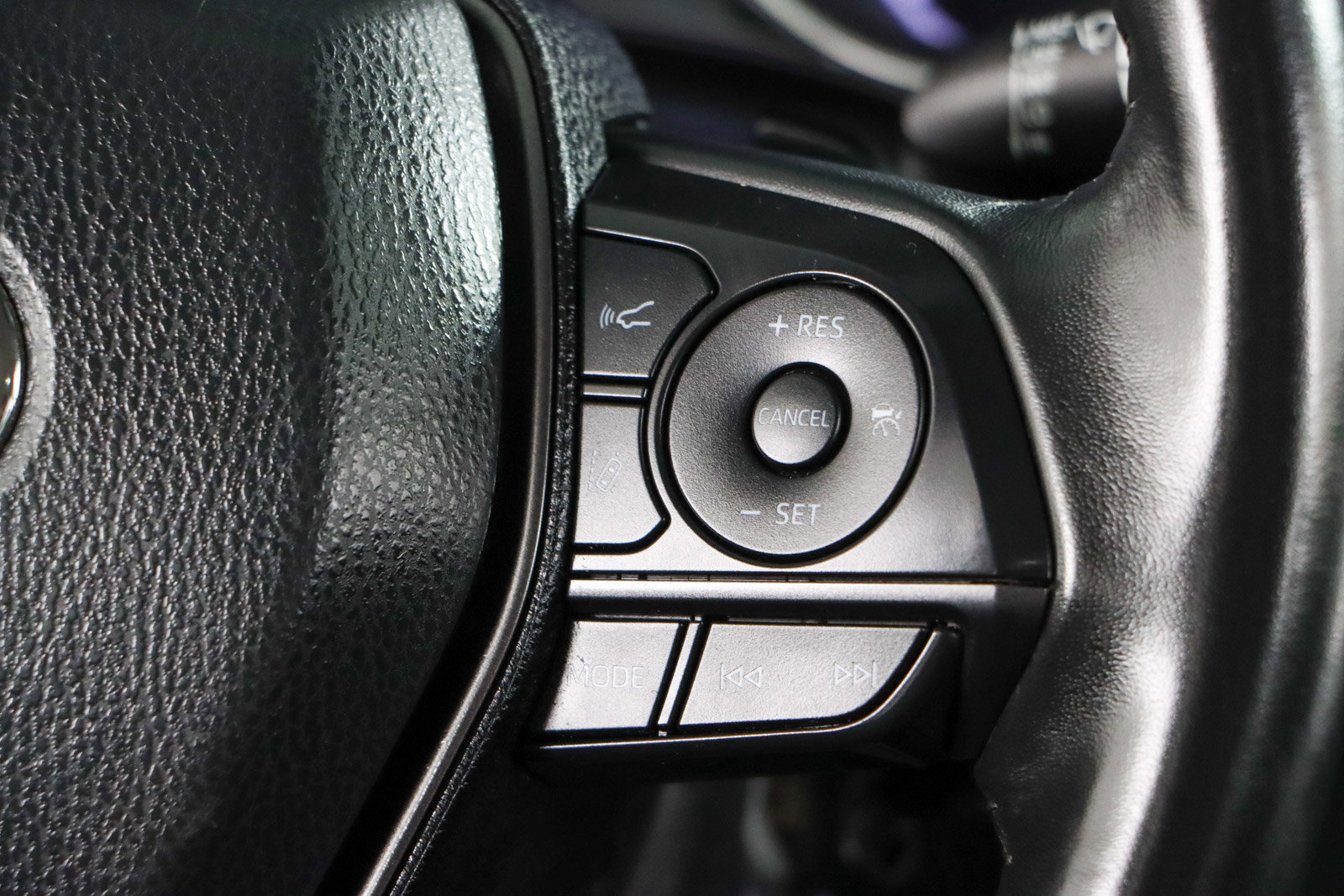 Used 2024 Toyota Camry SE image 14