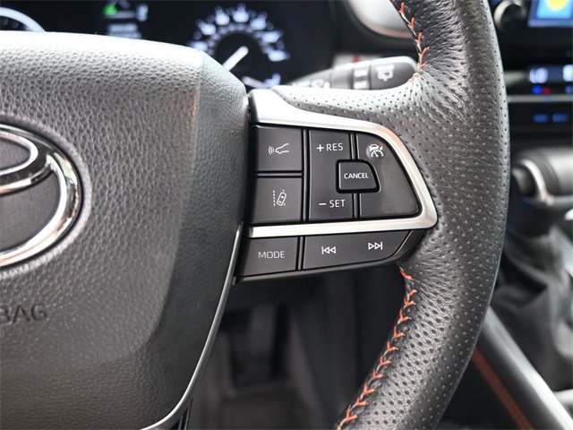 Used 2022 Toyota Sienna XSE image 21