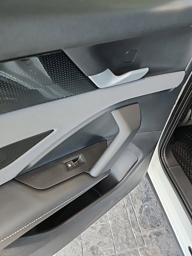 New 2026 Volkswagen Tiguan SE R-Line image 22