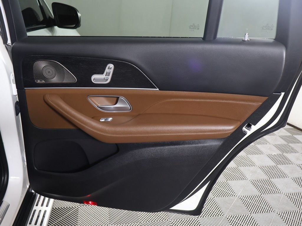Used 2024 Mercedes-Benz GLS 450 4MATIC w/ AMG Line Exterior image 28