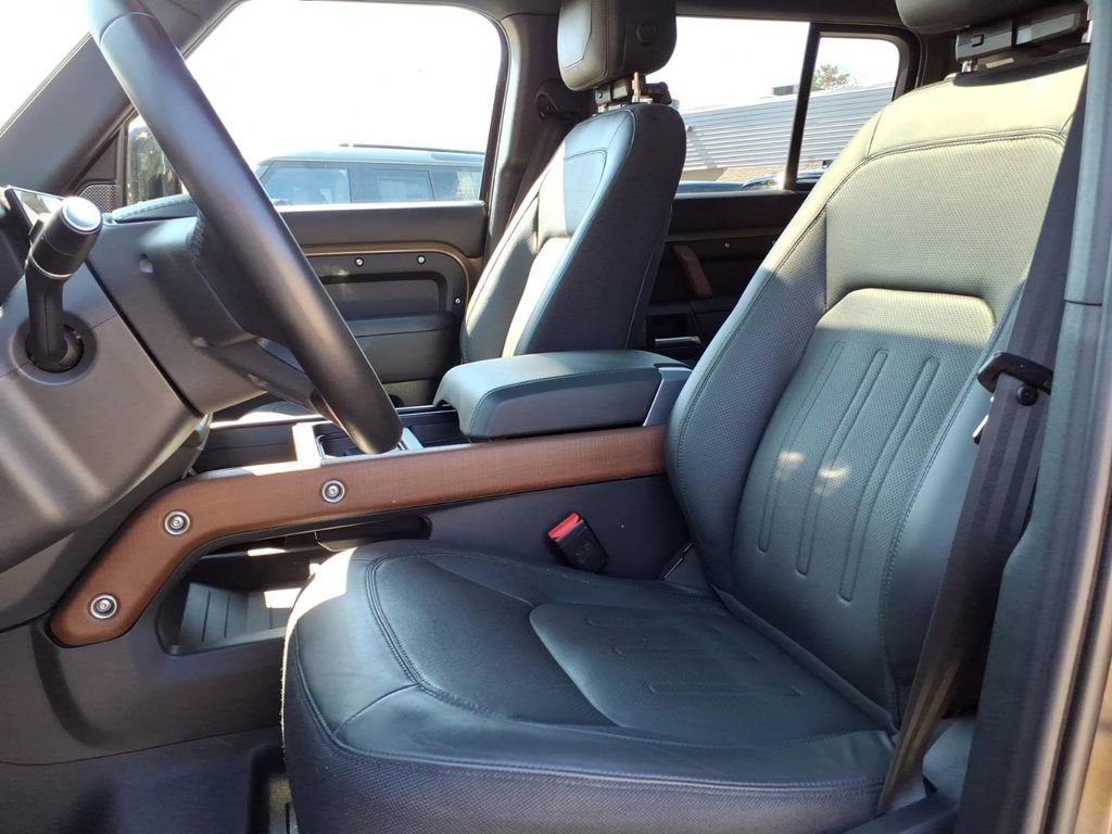 Used 2024 Land Rover Defender 110 X image 16