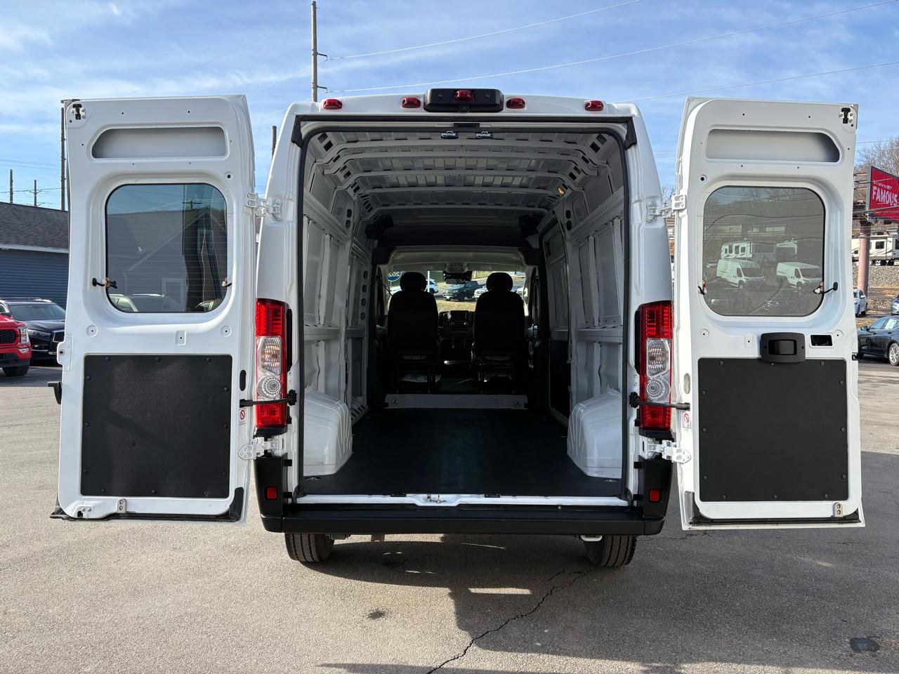 Used 2024 RAM ProMaster 2500 image 29