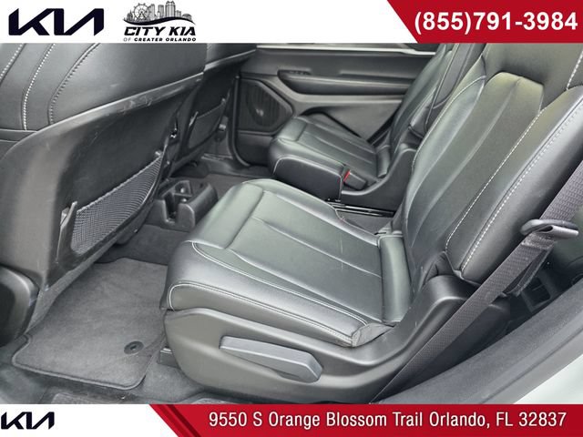 Used 2024 Jeep Grand Cherokee L Limited AWD/4WD image 17