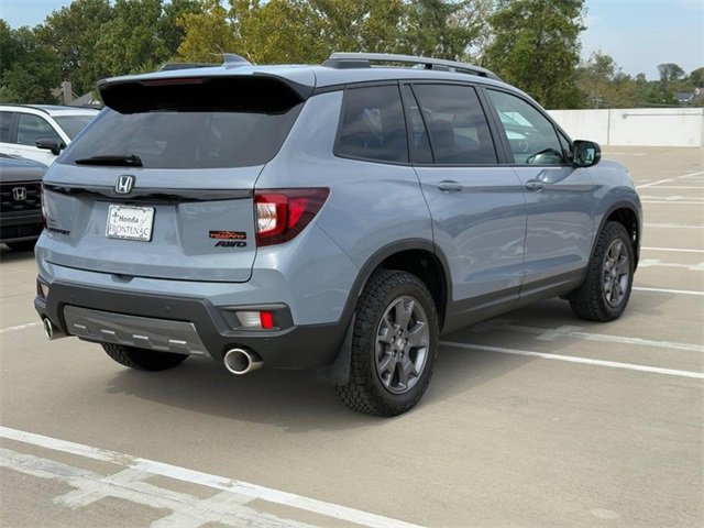 Used 2024 Honda Passport TrailSport image 3