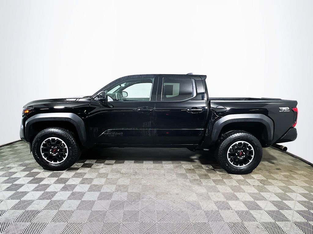Used 2025 Toyota Tacoma TRD Off-Road image 5