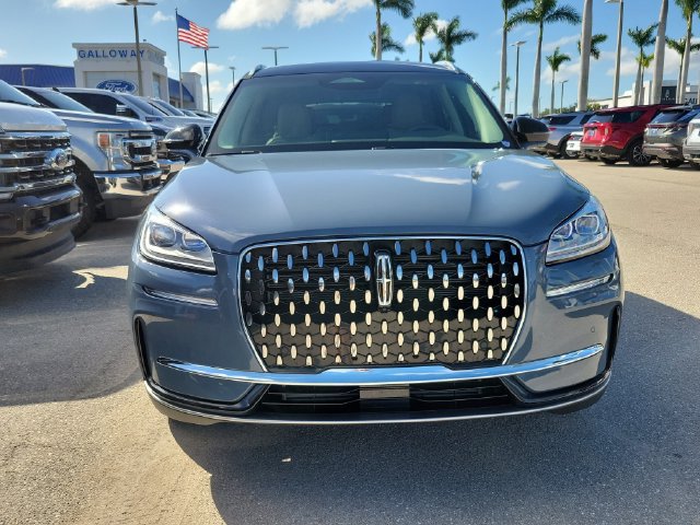 Used 2023 Lincoln Corsair Reserve w/ Equipment Group 201A FWD image 2