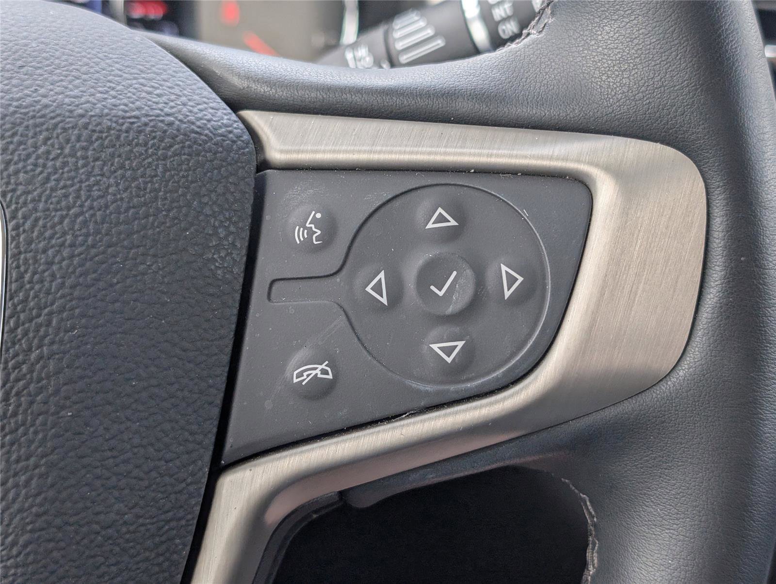 Used 2023 GMC Acadia Denali w/ Denali Ultimate Package FWD image 24