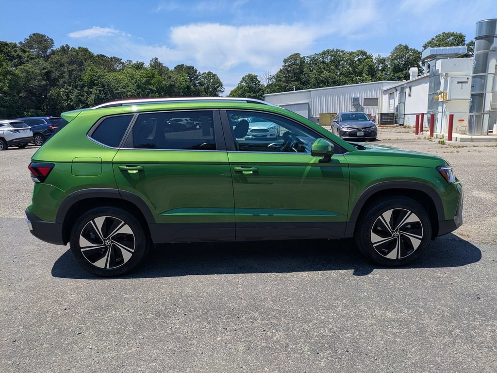 New 2026 Volkswagen Taos SE AWD/4WD image 3