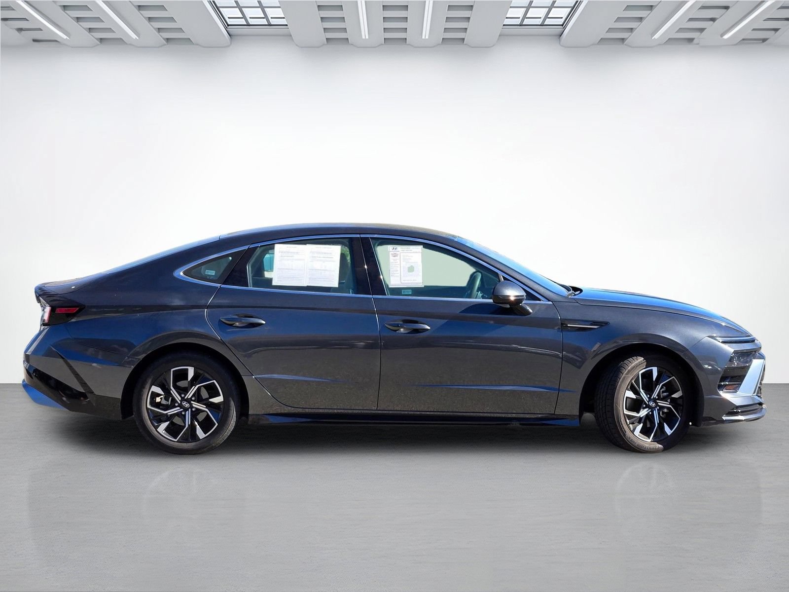 Certified 2025 Hyundai Sonata SEL FWD image 3