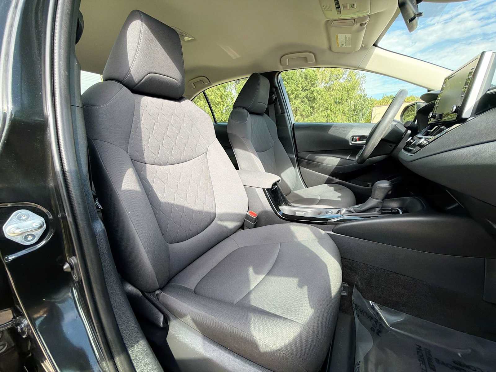 Used 2020 Toyota Corolla LE w/ LE Convenience Package FWD image 18