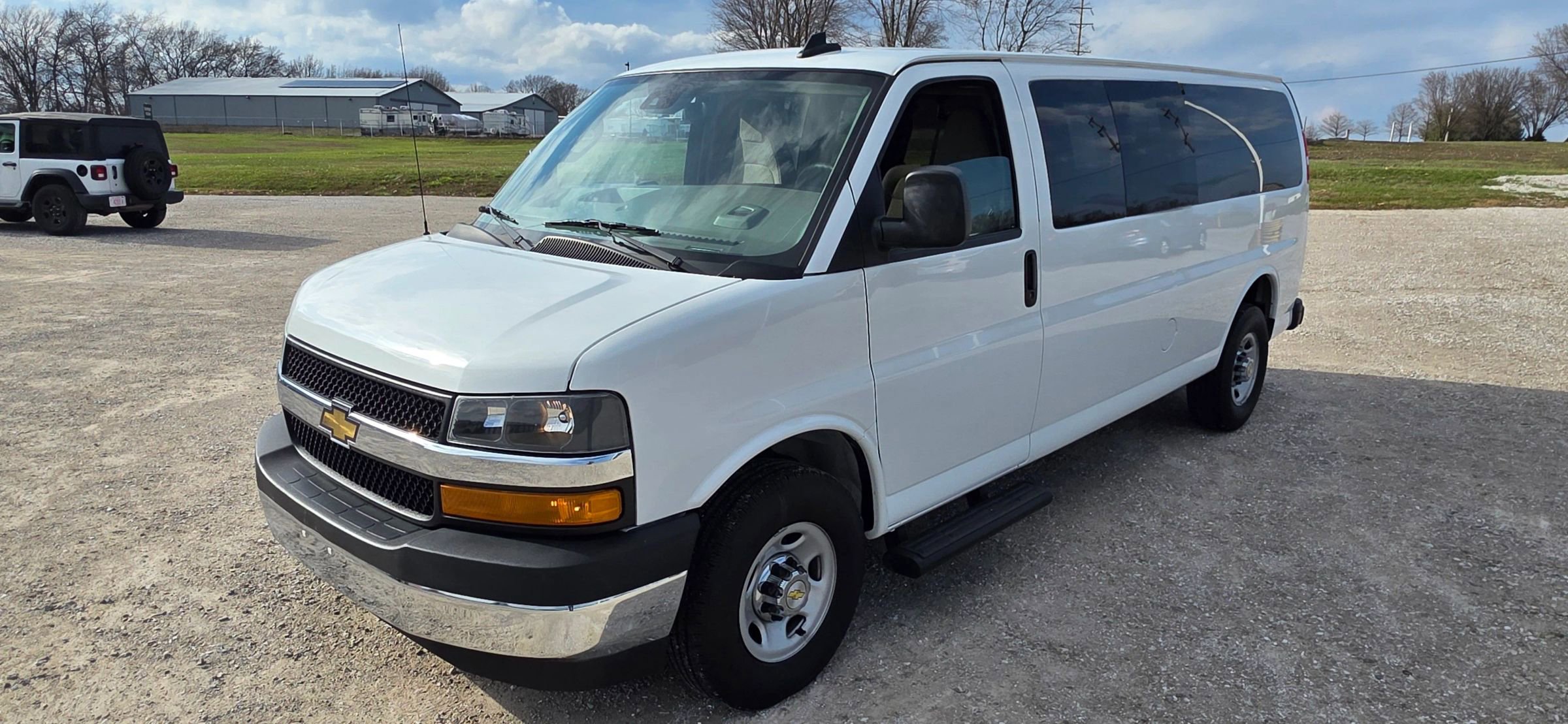 Used 2024 Chevrolet Express 3500 LT w/ LT Preferred Equipment Group image 7