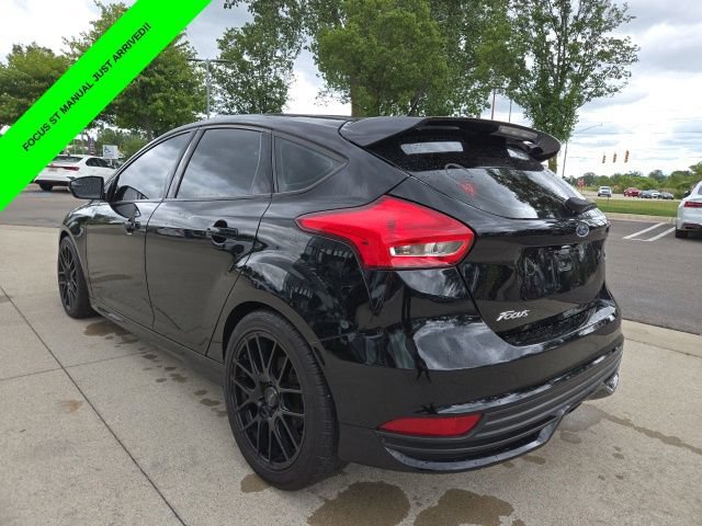 Used 2017 Ford Focus ST FWD image 5