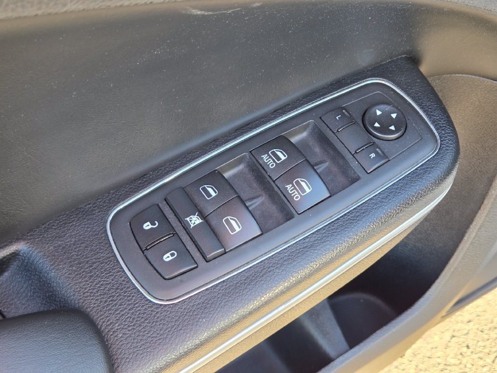 Used 2019 Dodge Charger SXT w/ Leather Interior Group RWD image 23