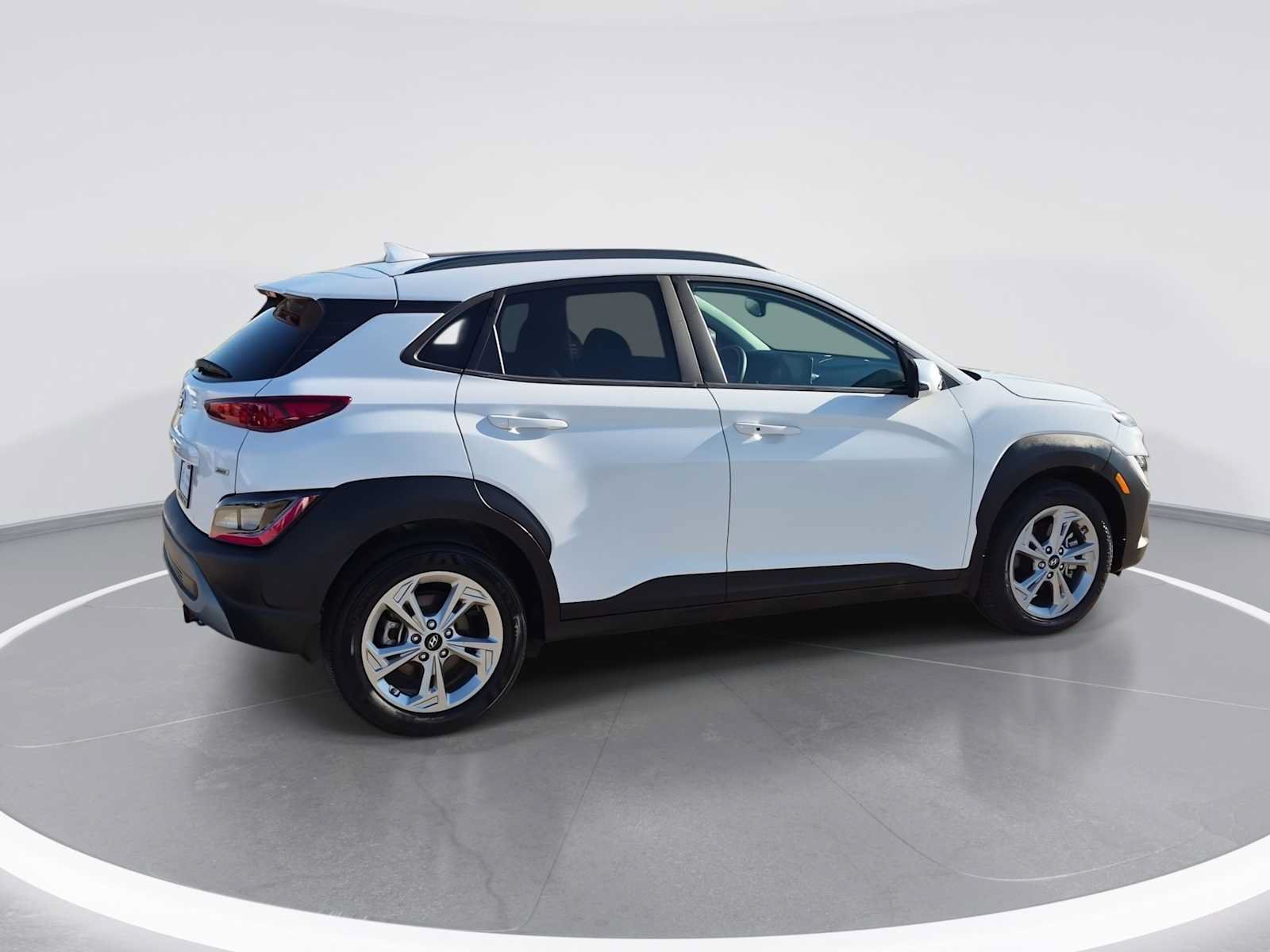 Used 2023 Hyundai Kona SEL AWD/4WD image 8