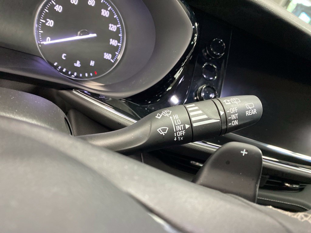 Used 2023 Buick Envision Avenir AWD/4WD image 33