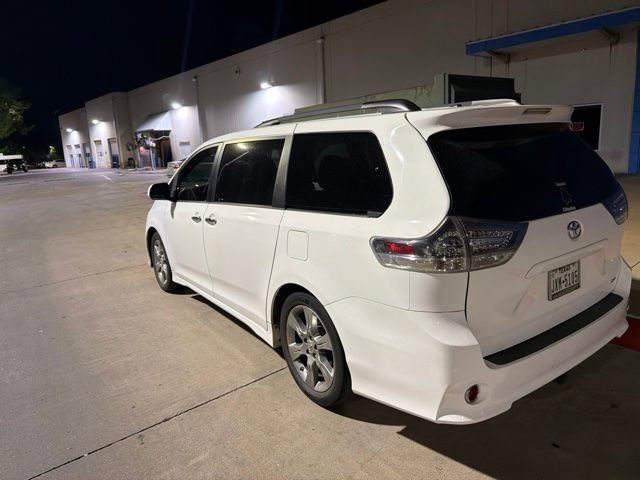 Used 2014 Toyota Sienna SE FWD image 7