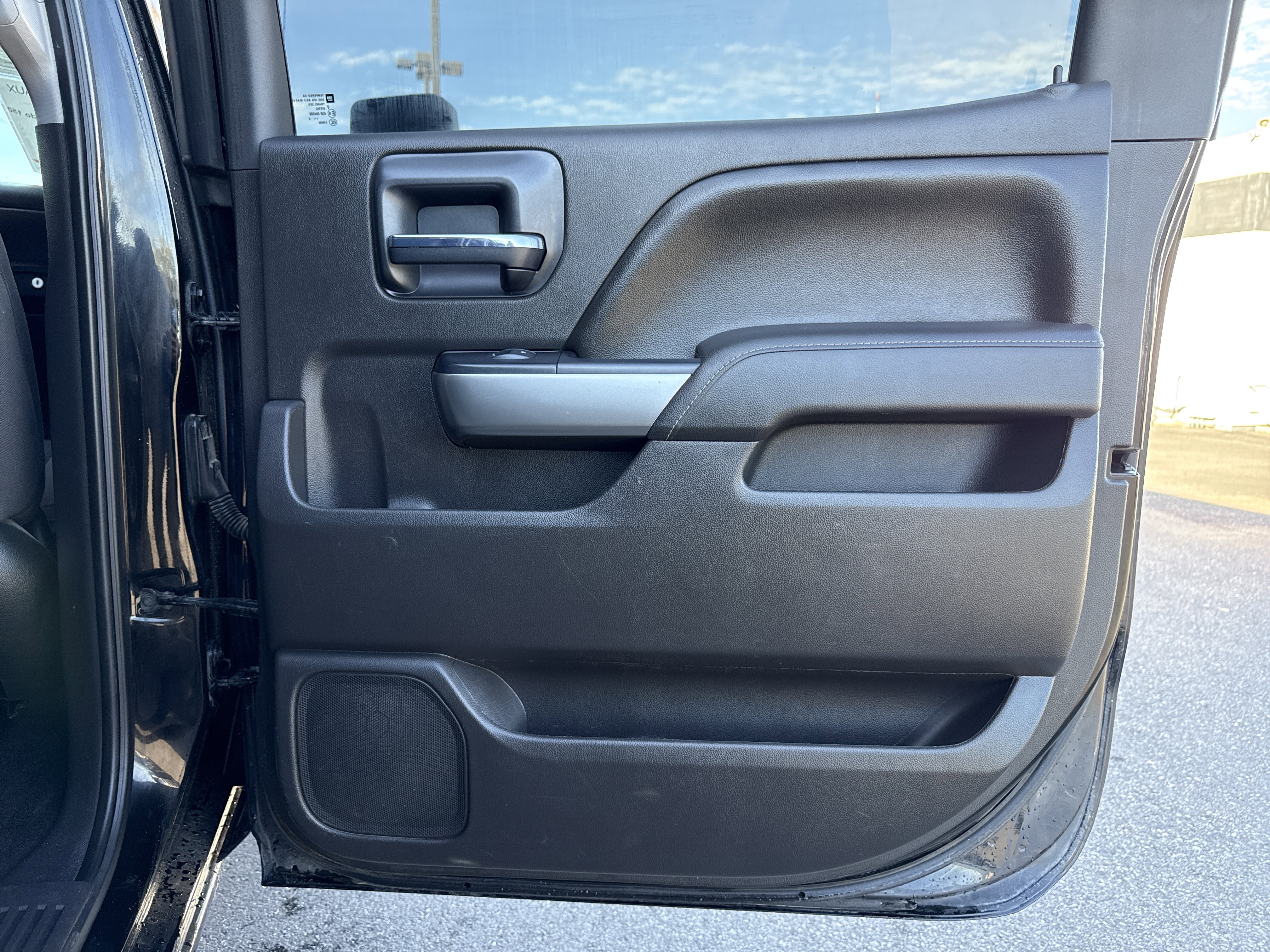 Used 2018 Chevrolet Silverado 1500 LT w/ Texas Edition image 33