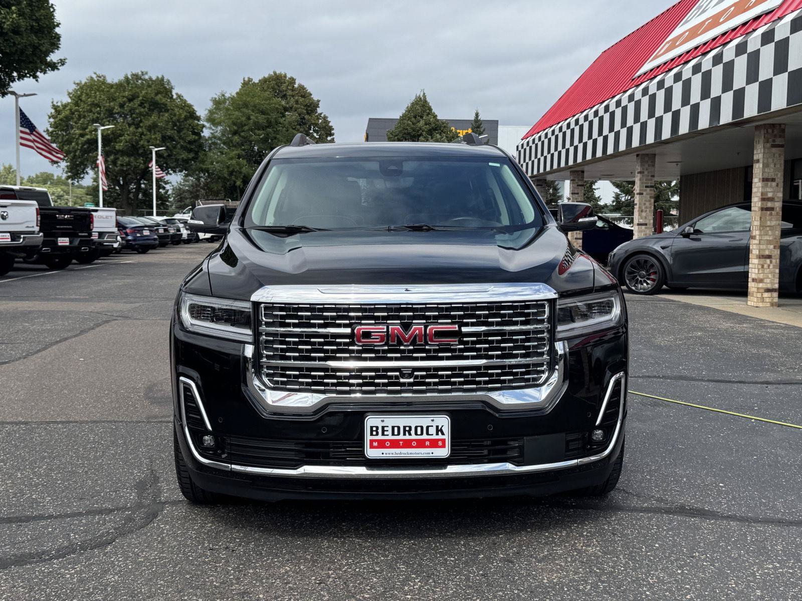 Used 2020 GMC Acadia Denali w/ Trailering Package AWD/4WD image 2