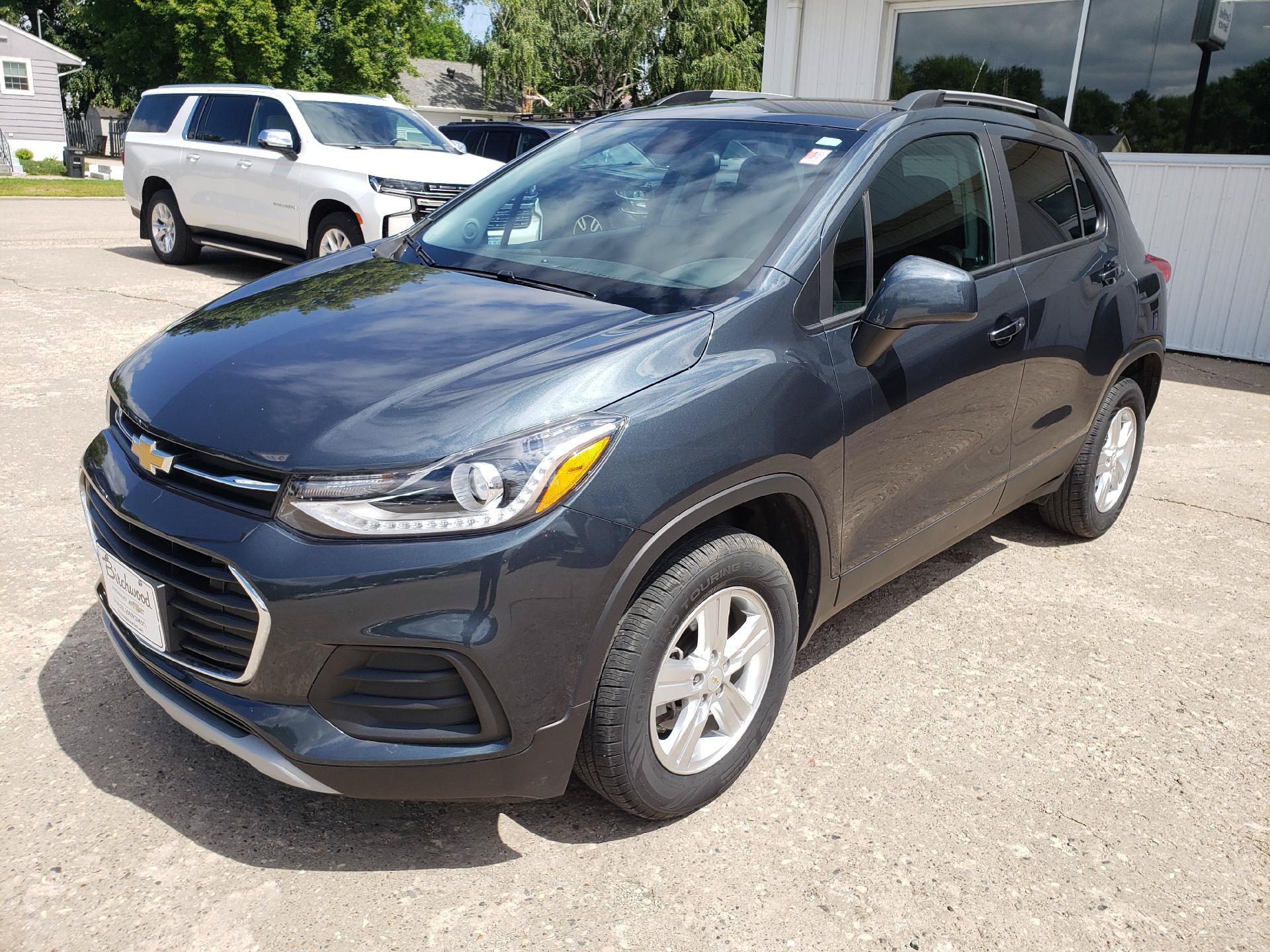 Used 2021 Chevrolet Trax LT w/ LT Convenience Package AWD/4WD image 9