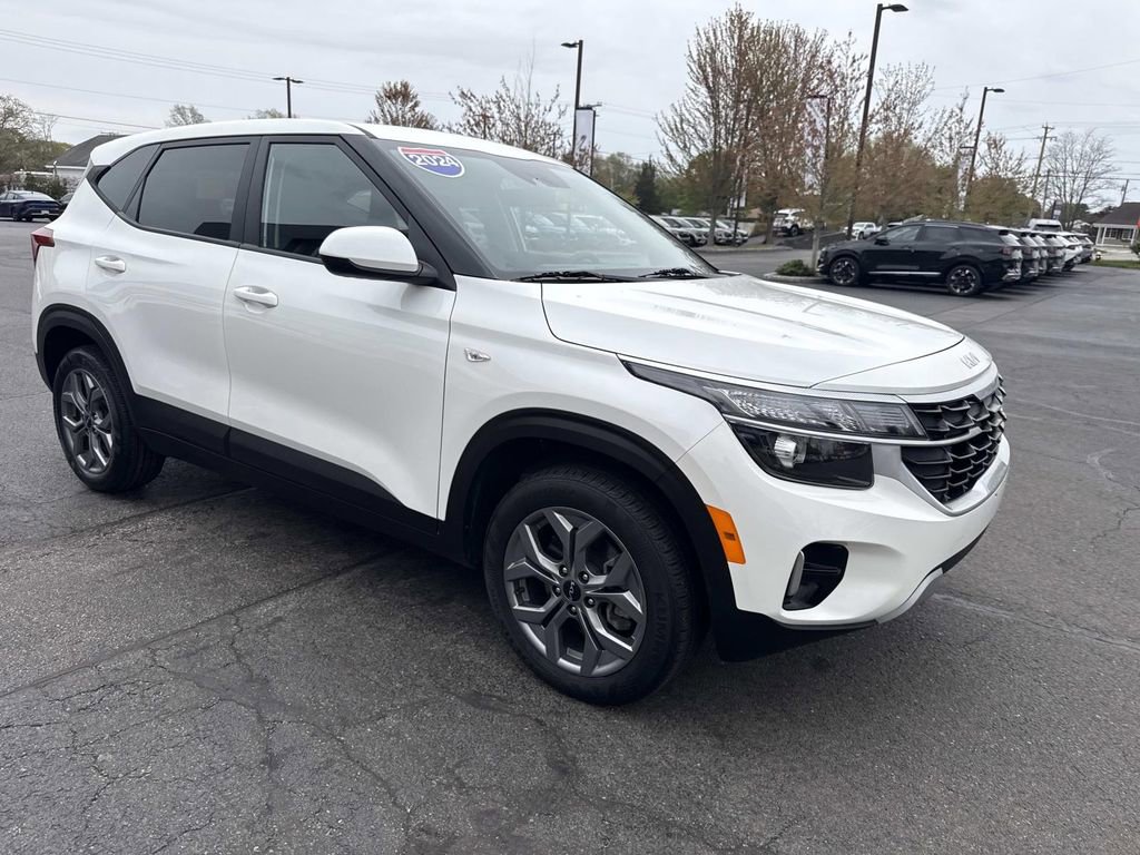 Used 2024 Kia Seltos LX AWD/4WD image 10