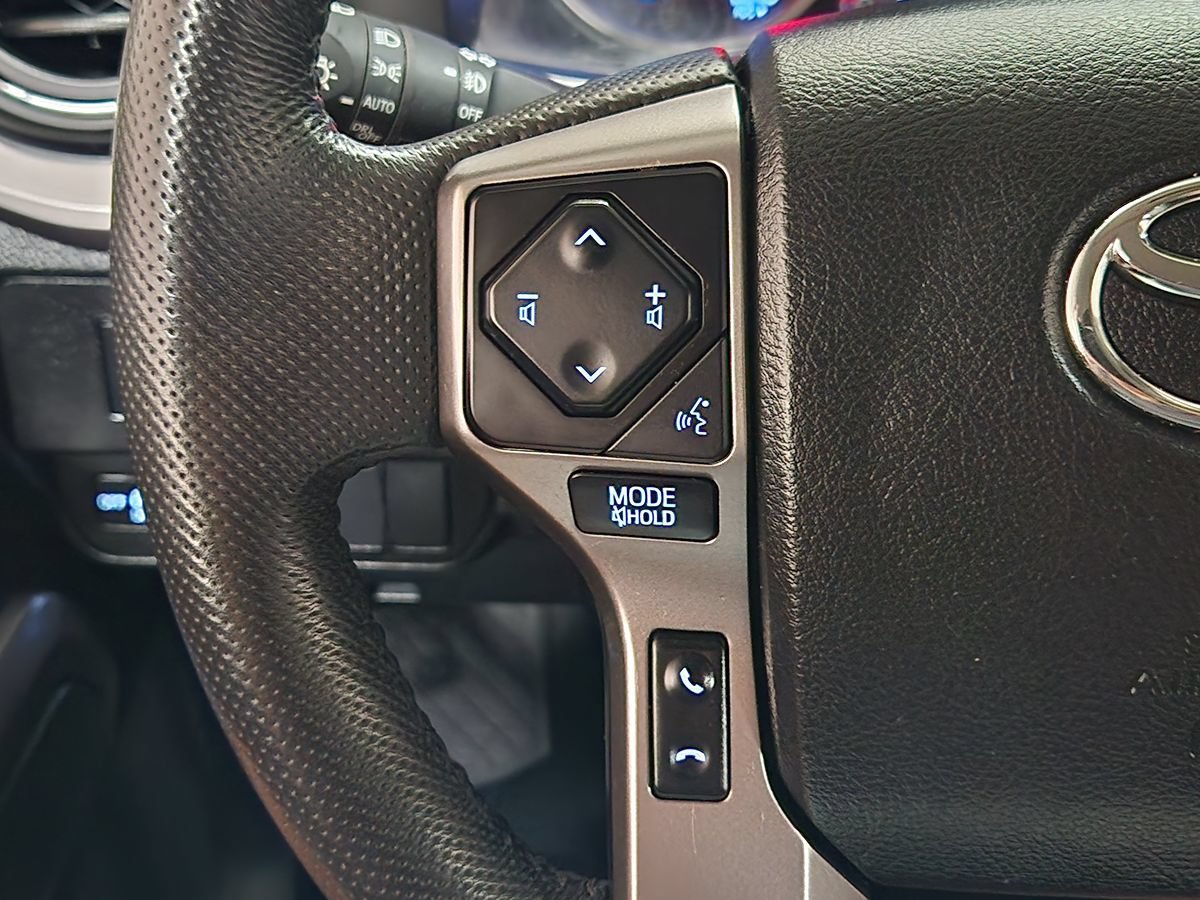 Used 2022 Toyota Tacoma SR5 RWD image 46