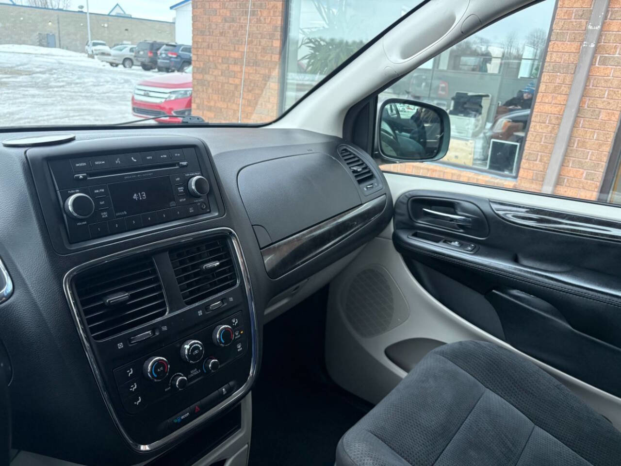 Used 2016 Dodge Grand Caravan SE w/ Quick Order Package 29E SE image 16