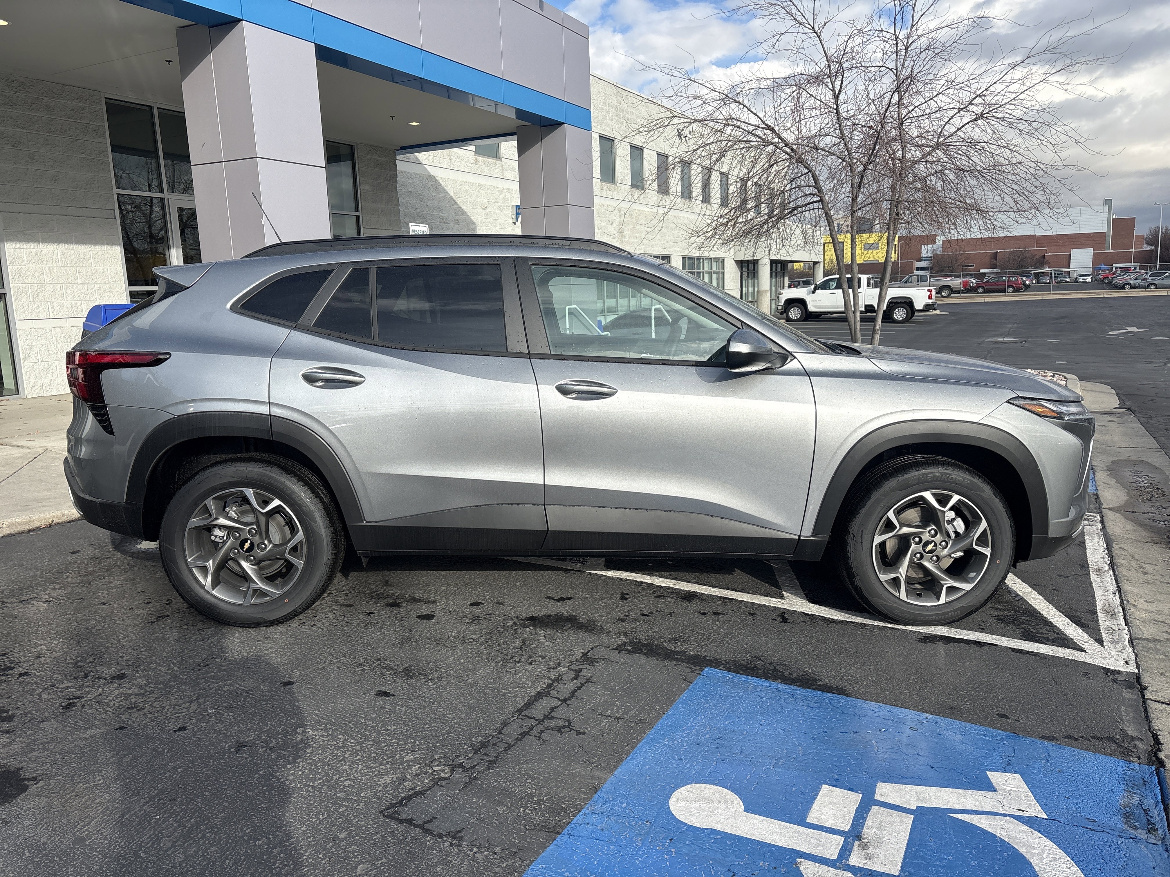 New 2026 Chevrolet Trax LT w/ Driver Confidence Package FWD image 6