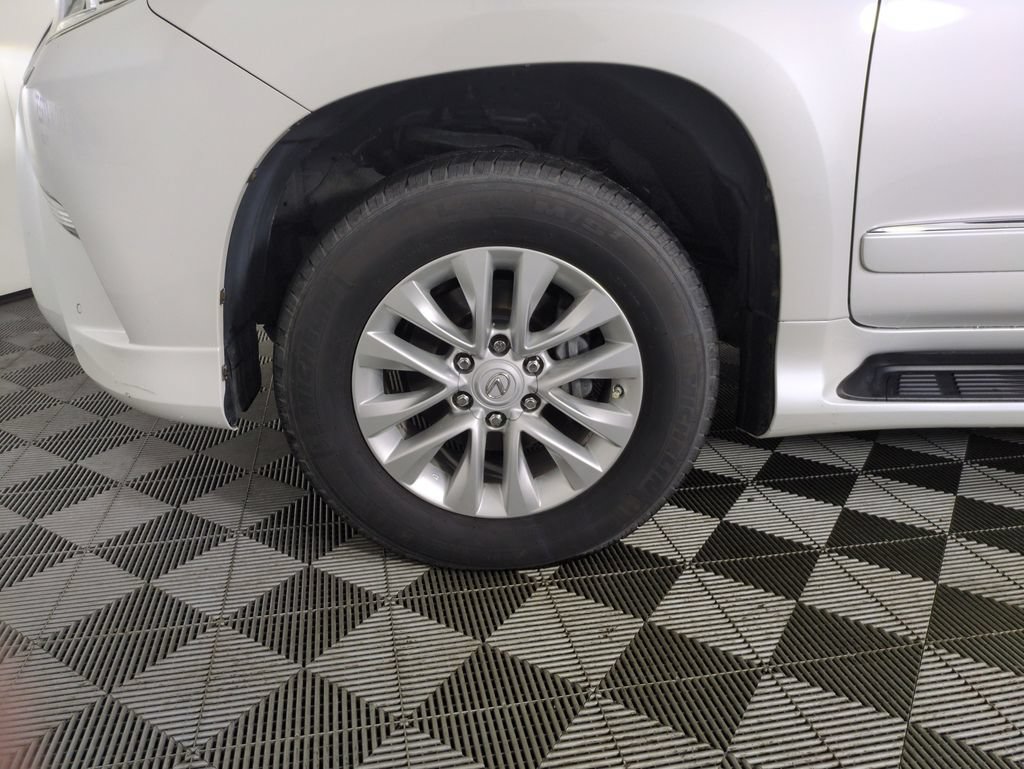 Used 2017 Lexus GX 460 Premium w/ Premium Package AWD/4WD image 29