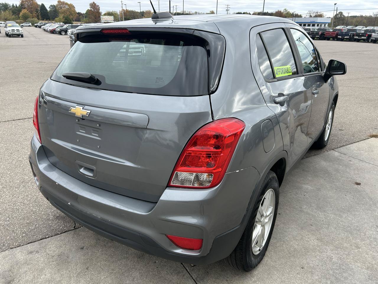 Used 2020 Chevrolet Trax LS w/ Tint and Cruise Package FWD image 5