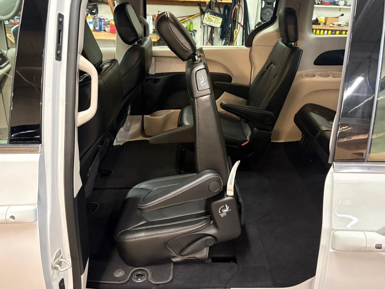 Used 2021 Chrysler Voyager Lxi FWD image 27
